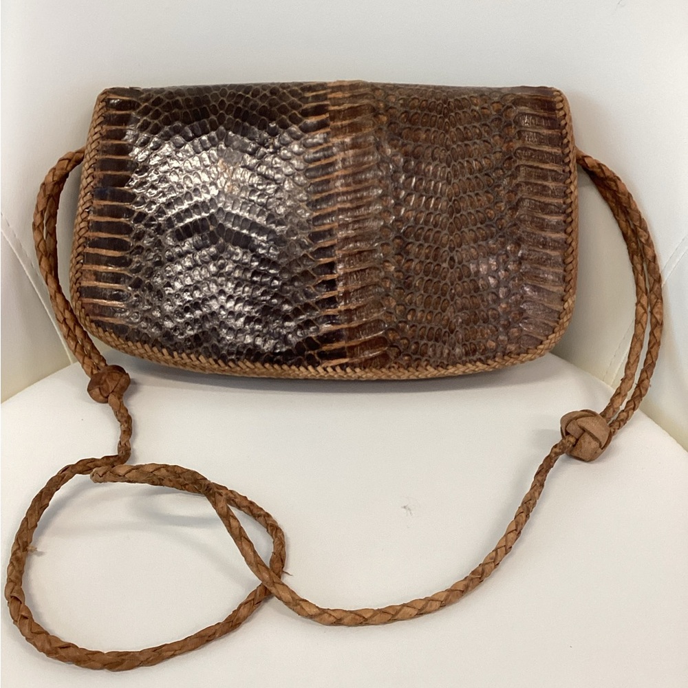 70s Vintage brown snake skin purse. Great condition!